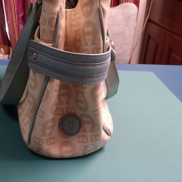 Etienne Aigner Cream Blue And Tan Shoulder Bag with Structured Design - Picture 3 of 11